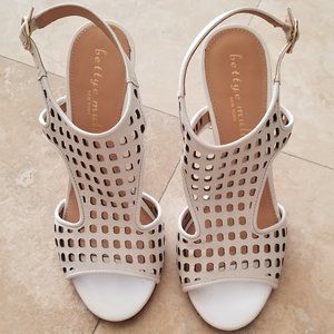 Beautiful genuine leather 4" heel dressy sandals